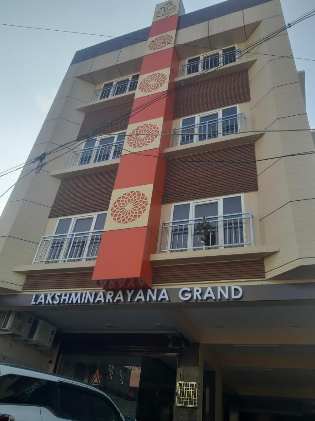 Hotel Lakshmi Narayana Grand à Kanchipuram Extérieur photo